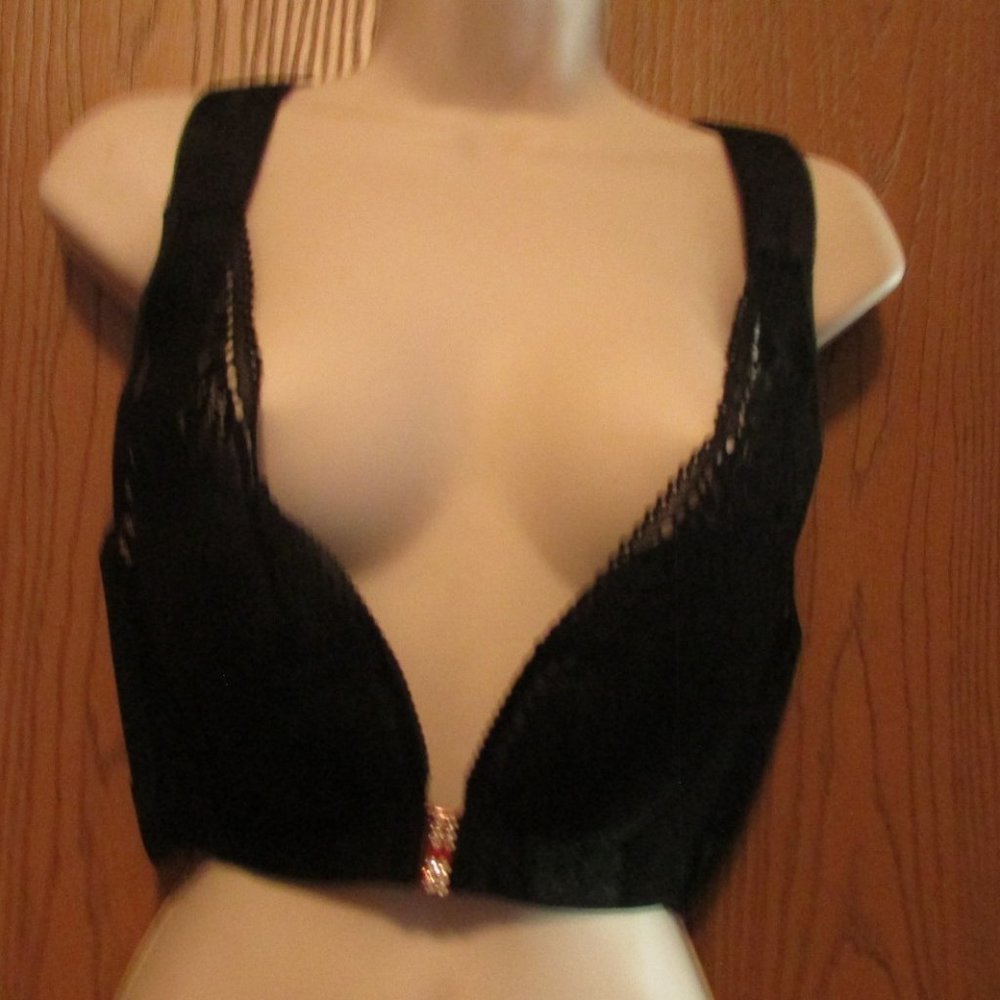 RAZORBACK BRA.  SIZE 34B.  BLACK